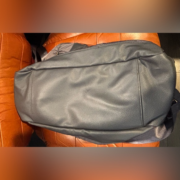 Isaac Mizrahi "The Weekender" Duffle Travel Bag - Picture 16 of 16